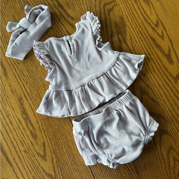 Baby Gap 3 Piece Ribbed Outfit in Pale Purple Plum, size 3-6M - Picture 11 of 12